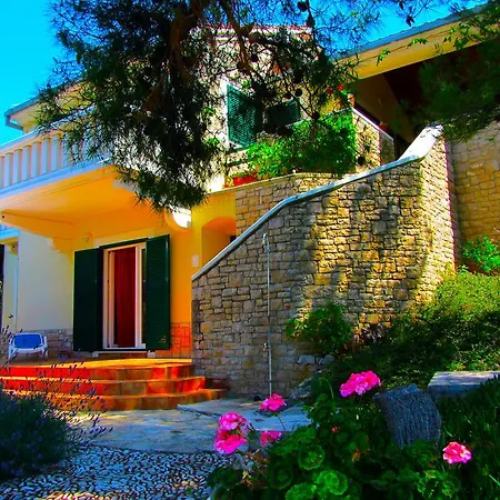 Sunny Hill *